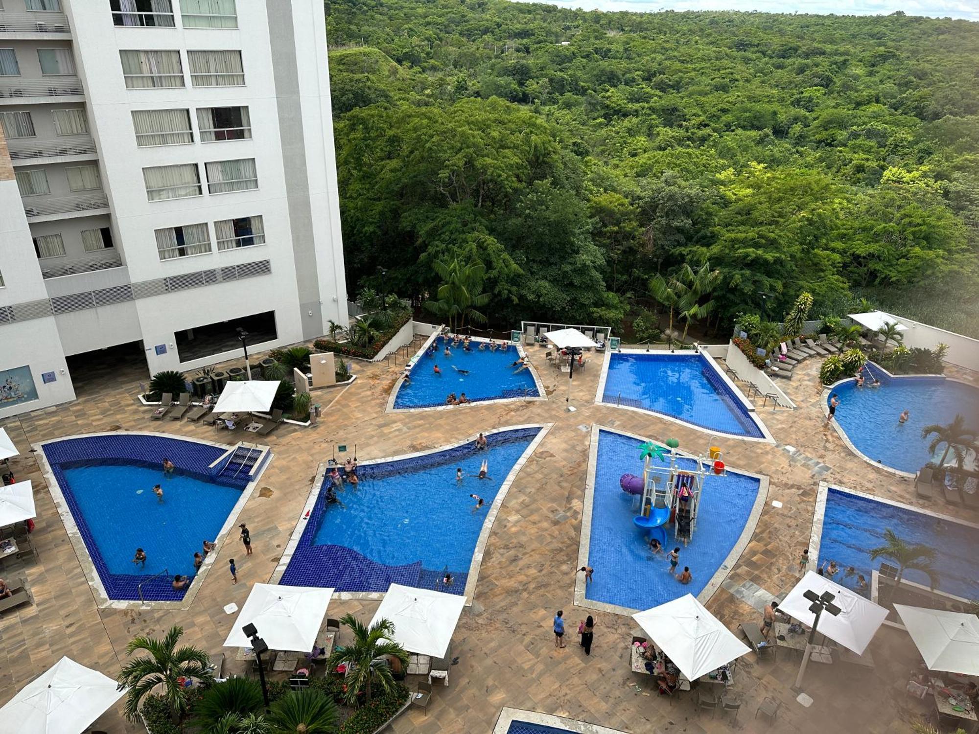 Park Veredas Vista Paras Piscinas No Fundo Esta Liberado Apartment