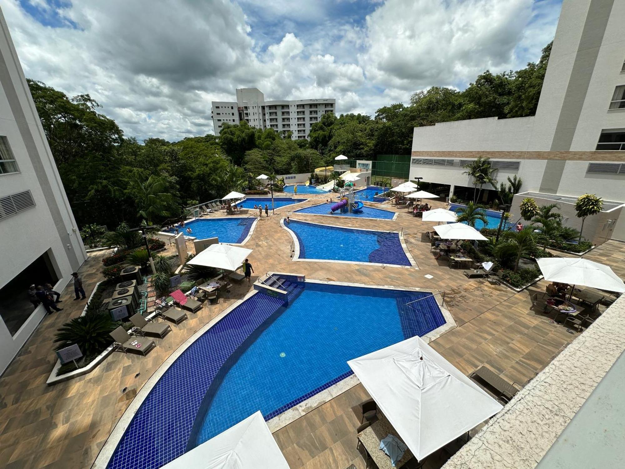 Park Veredas Vista Paras Piscinas No Fundo Esta Liberado Apartment Rio Quente