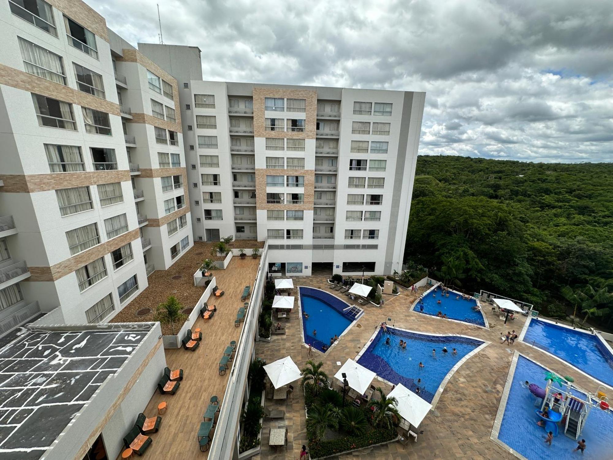 Apartment Park Veredas Vista Paras Piscinas No Fundo Esta Liberado *