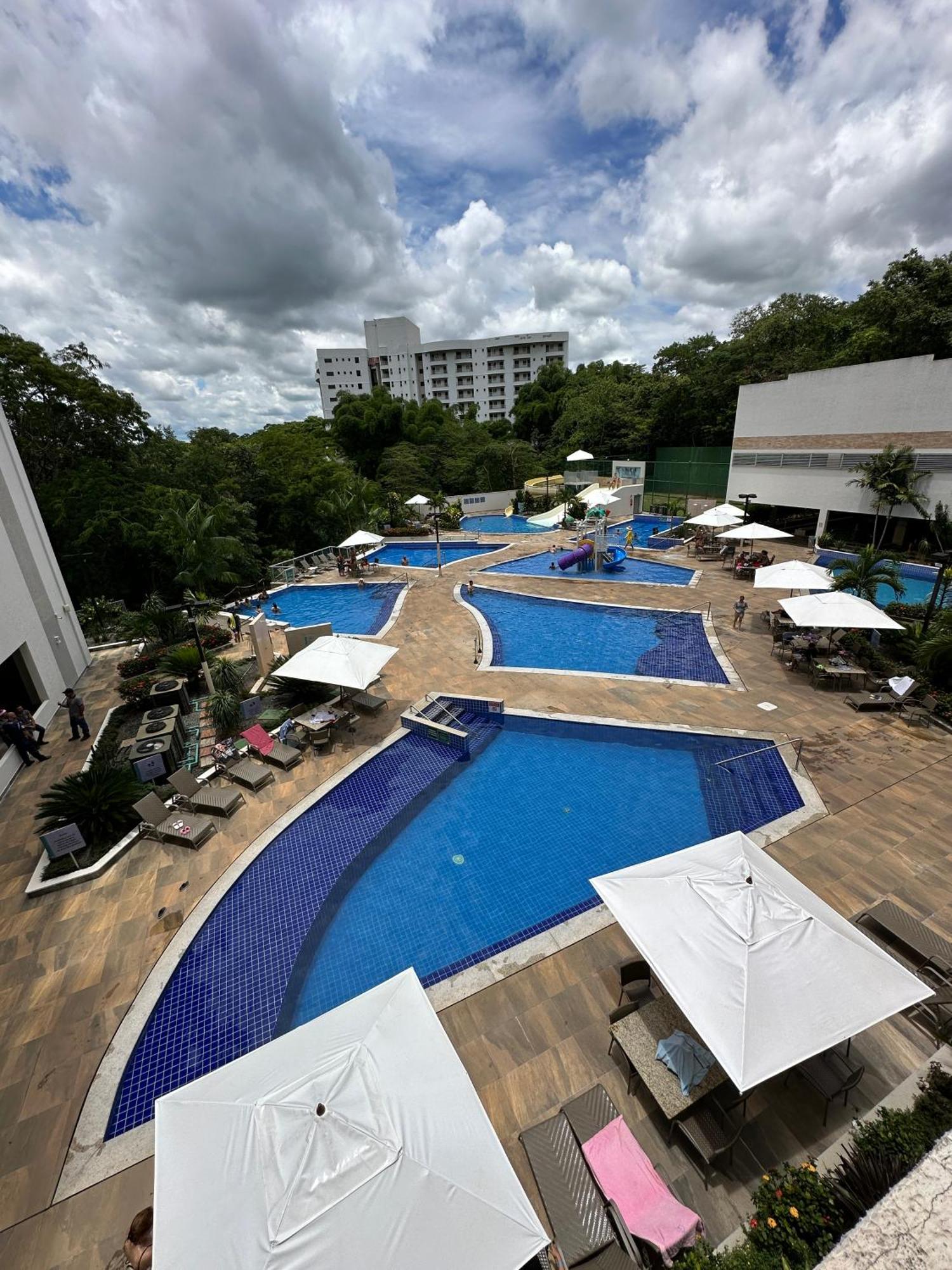 Park Veredas Vista Paras Piscinas No Fundo Esta Liberado Apartment