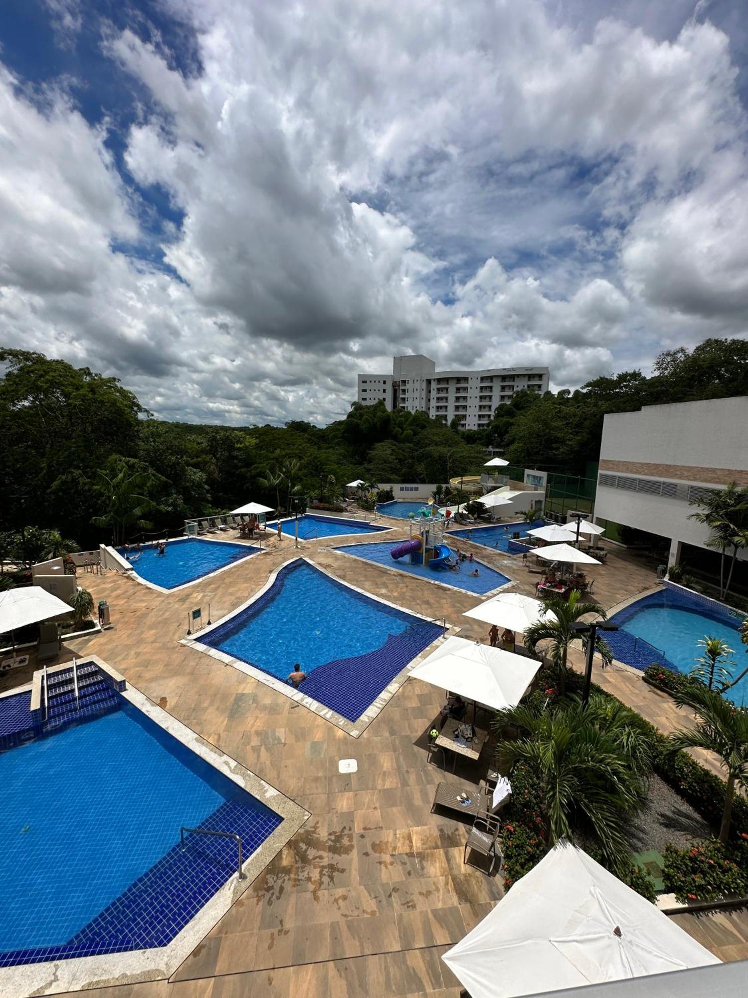 Apartment Park Veredas Vista Paras Piscinas No Fundo Esta Liberado *